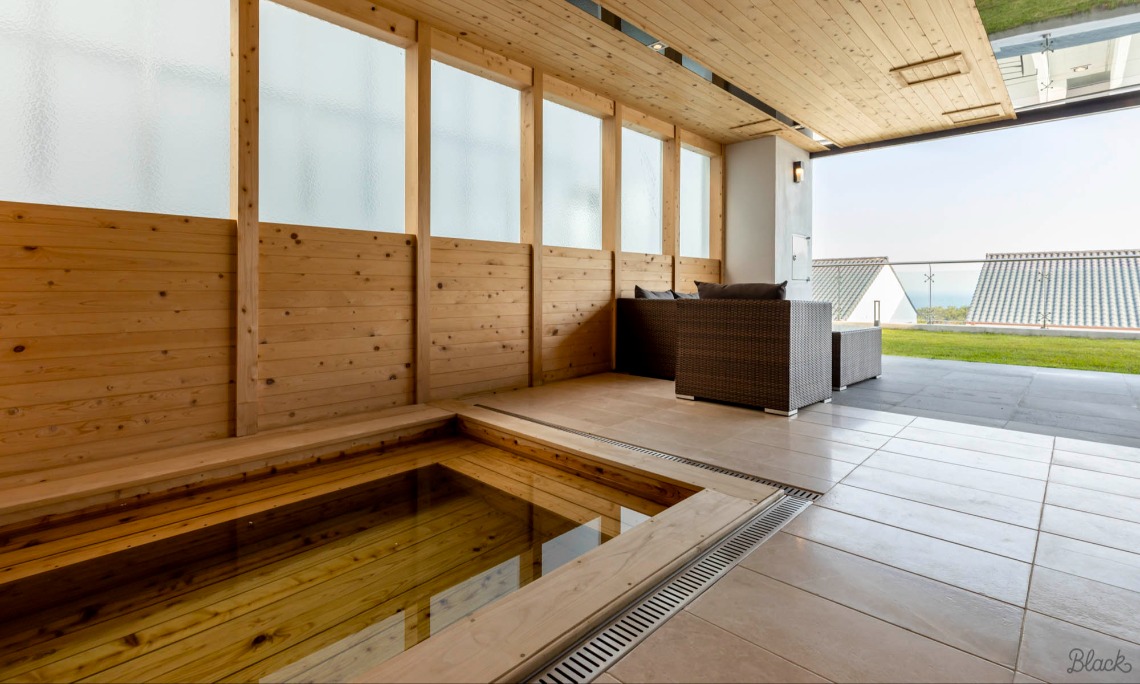 Penthouse Pet Friendly 이미지